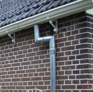 Cast Iron Gutters - https://commons.wikimedia.org/wiki/File:Gietijzer_dakgoot.jpg